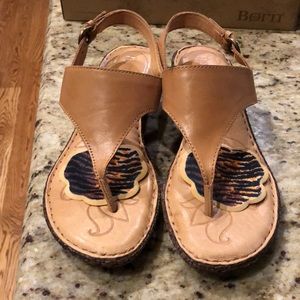 Born Carlyle sandals. Brown. Size 8.